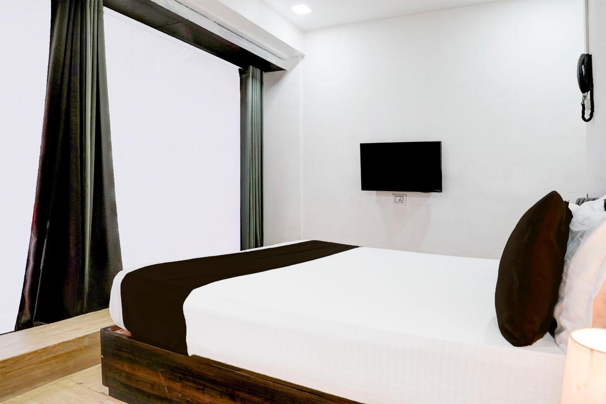Super Hotel O Vip Road Formerly Hotel Lotus สุรัต ภายนอก รูปภาพ